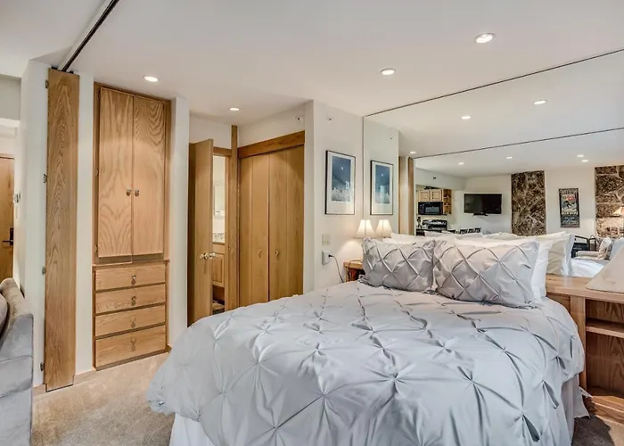 Laurelwood Condominiums 307